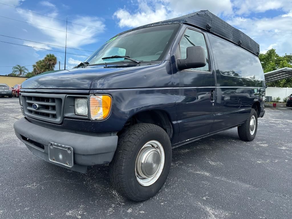 2003 Ford Econoline Van Commercial's photo