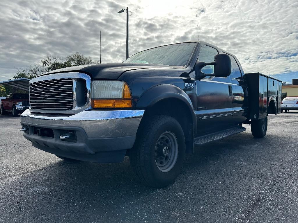 2001 Ford F-250 Super Duty XL's photo