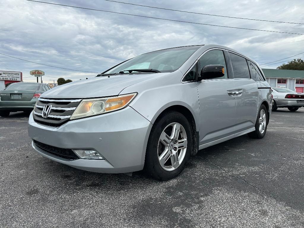 2012 Honda Odyssey Touring's photo